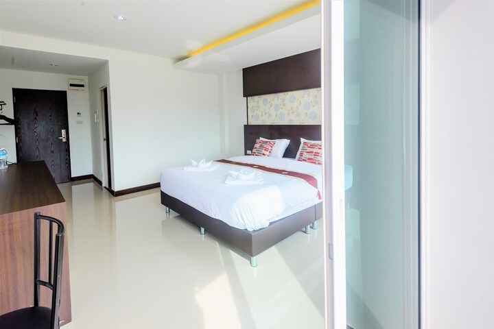 Room 16 of 29