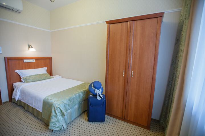 Room 6 of 41