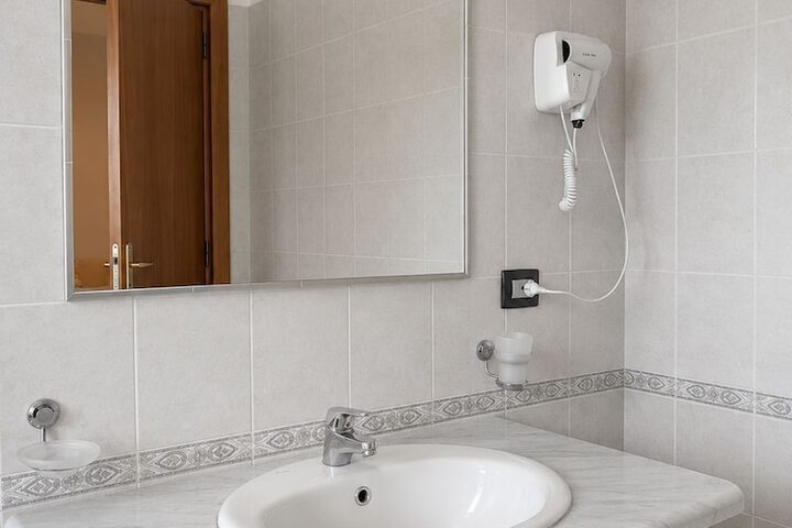 Room 15 of 20