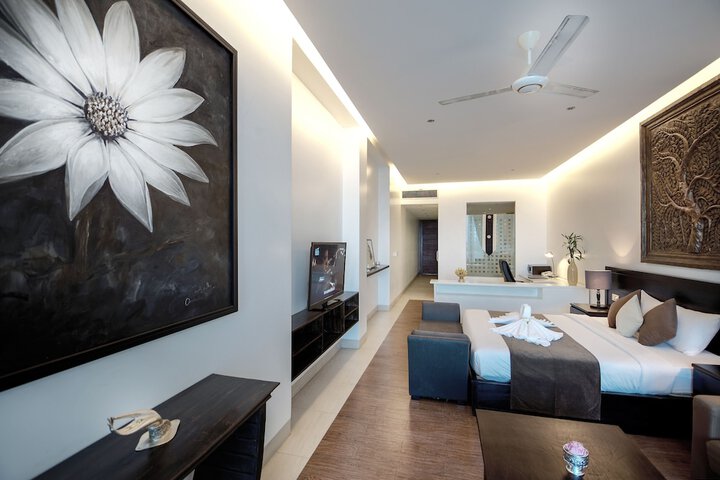 Room 10 of 46