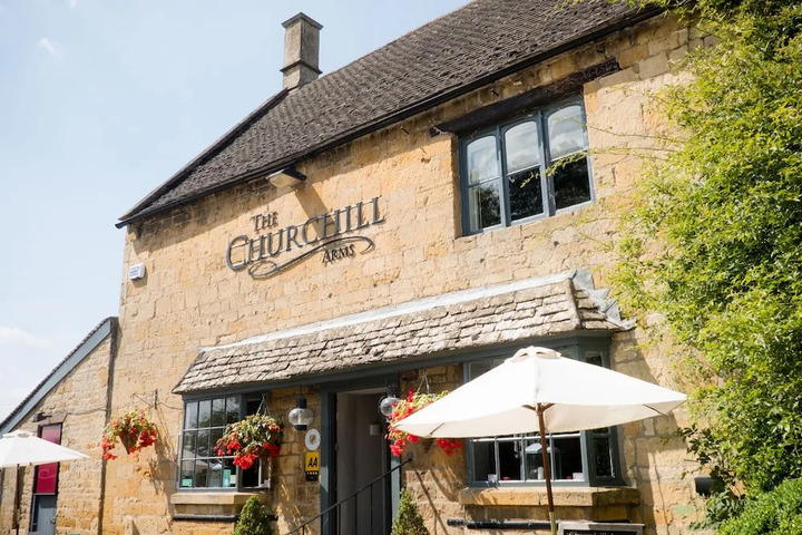 THE CHURCHILL ARMS