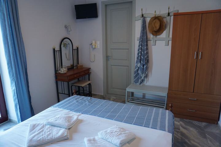 Room 41 of 102