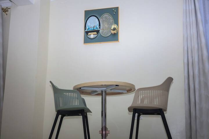 Room 5 of 112