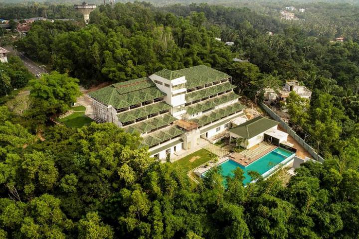 Avoki Resort