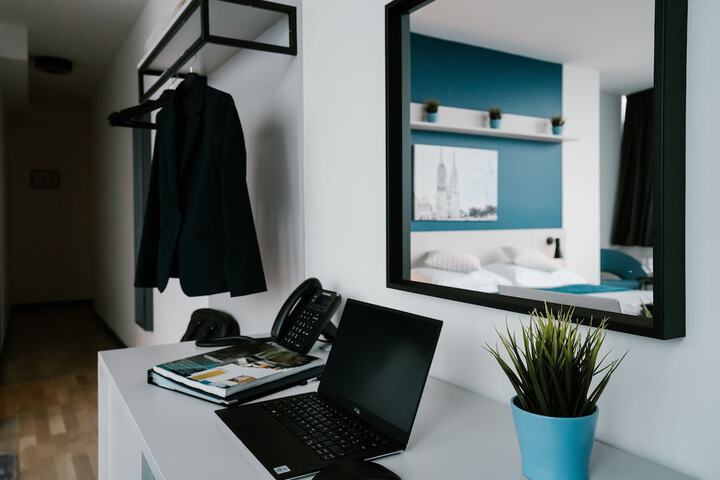 Room 9 of 35