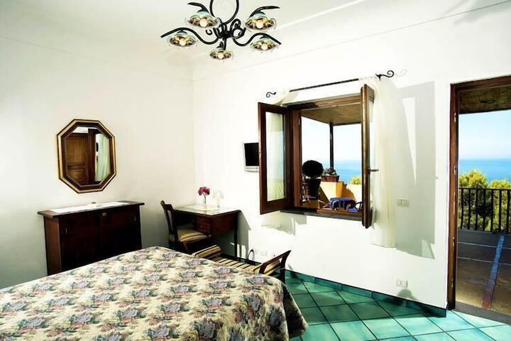 Room 4 of 26