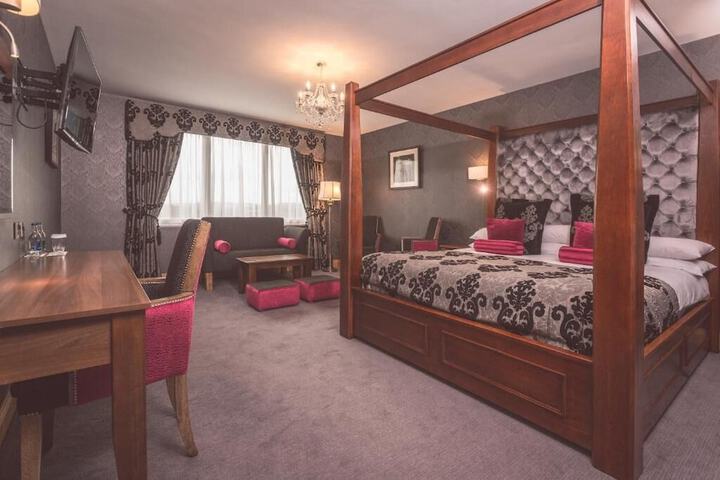 Room 2 of 34