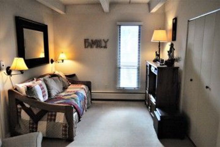 Room 68 of 195