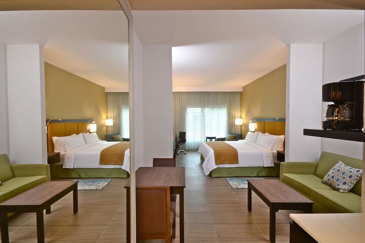 Room 5 of 65