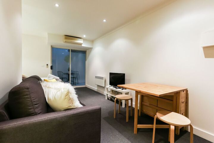 Room 8 of 16
