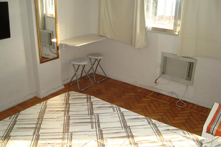 Room 4 of 33