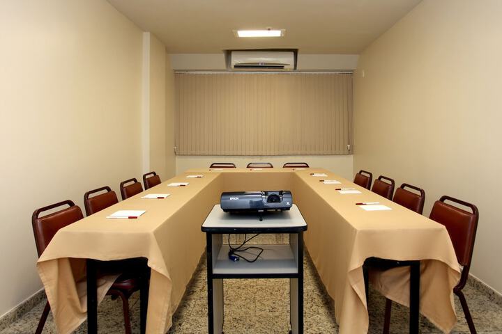 Business Center 87 of 90