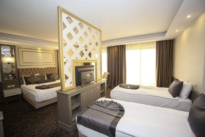 Room 13 of 70