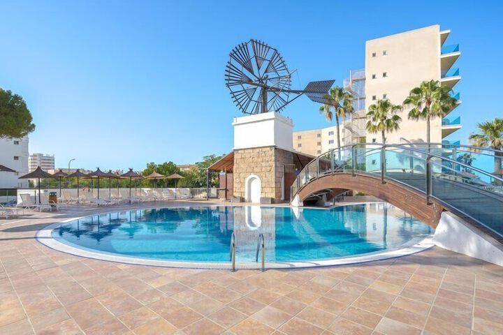 Pool Hotel