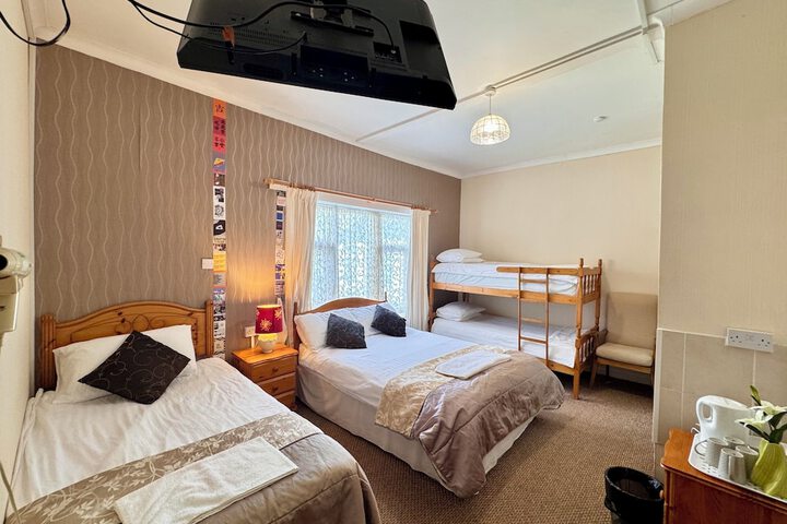 Room 28 of 44