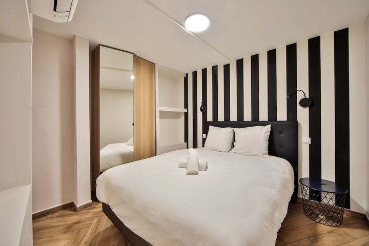Room 7 of 26
