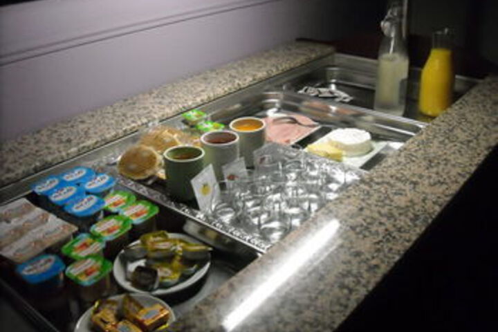 Dining 5 of 18