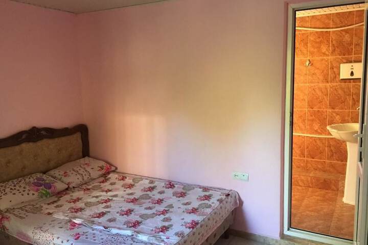 Room 10 of 25