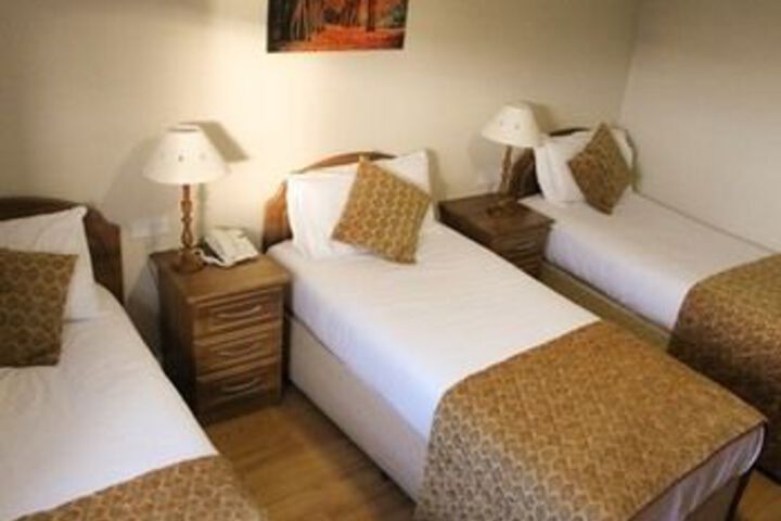 Room 5 of 16