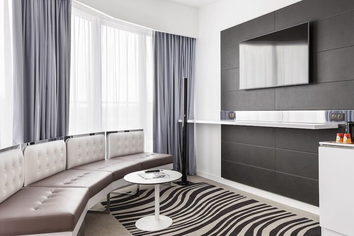 Room 19 of 53