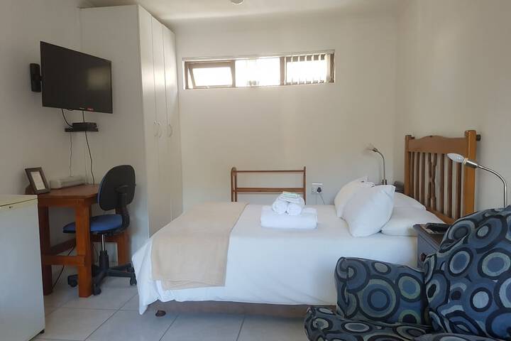 Room 9 of 77