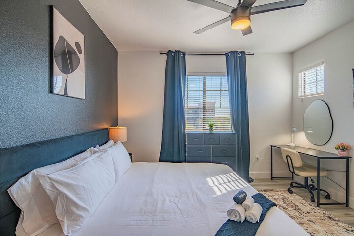 Room 14 of 193