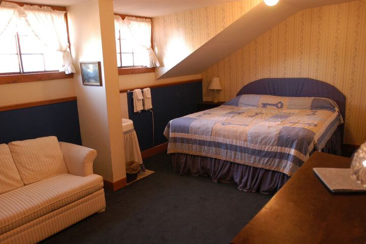Room 7 of 40