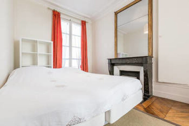 Room 32 of 170