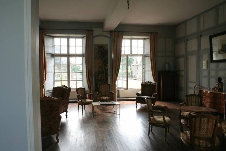 Room 21 of 48