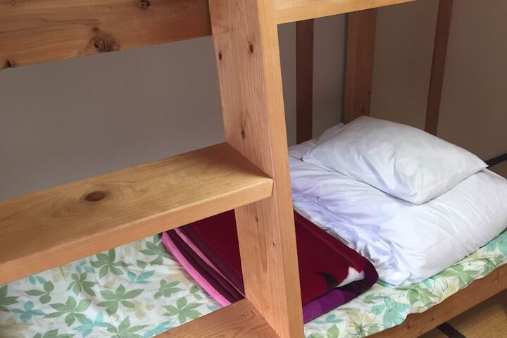 Room 2 of 9