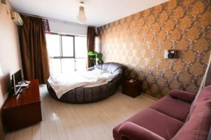 Room 54 of 93