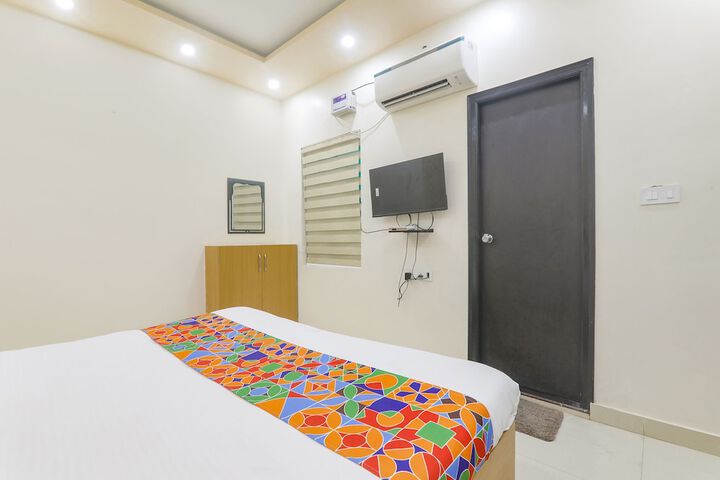 Room 9 of 27