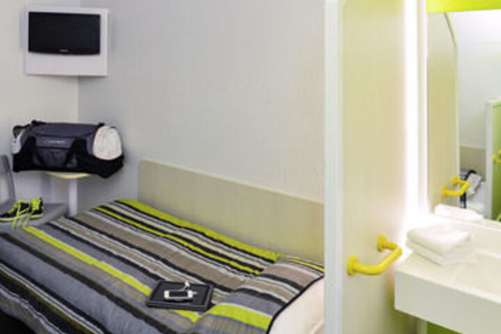 Room 21 of 32