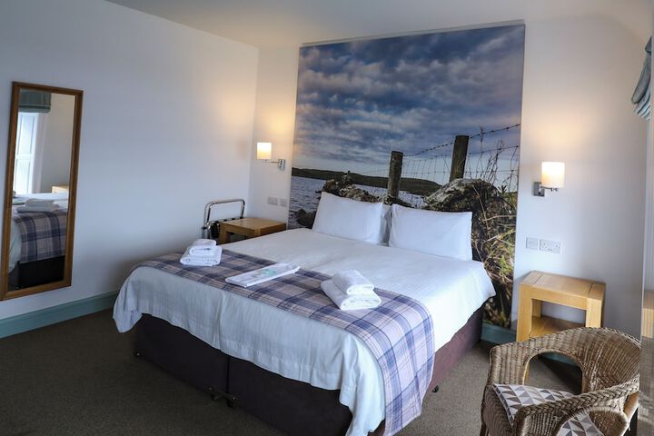 Room 16 of 50