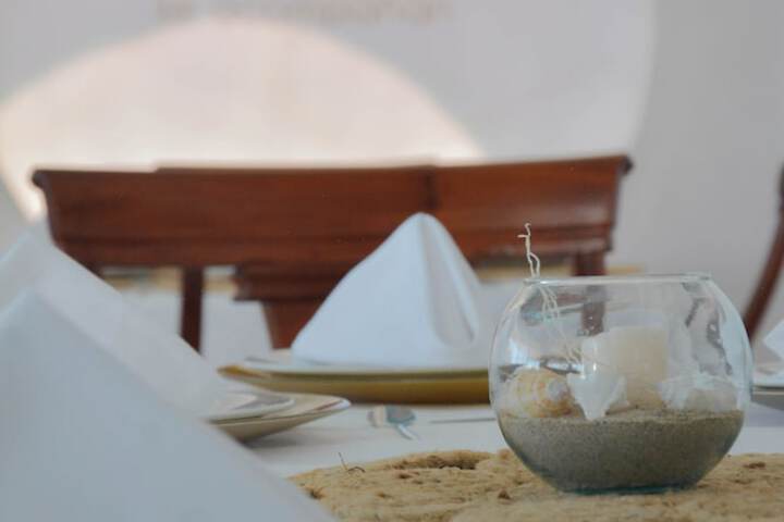 Dining 35 of 77
