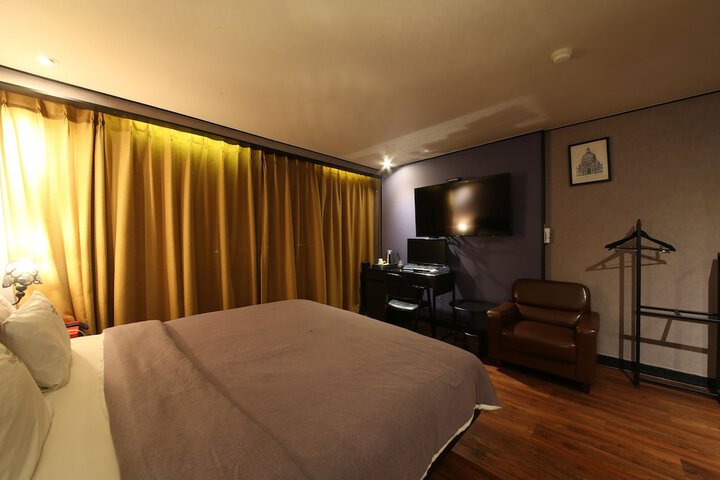 Room 15 of 45