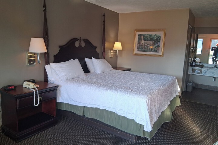 Room 6 of 39