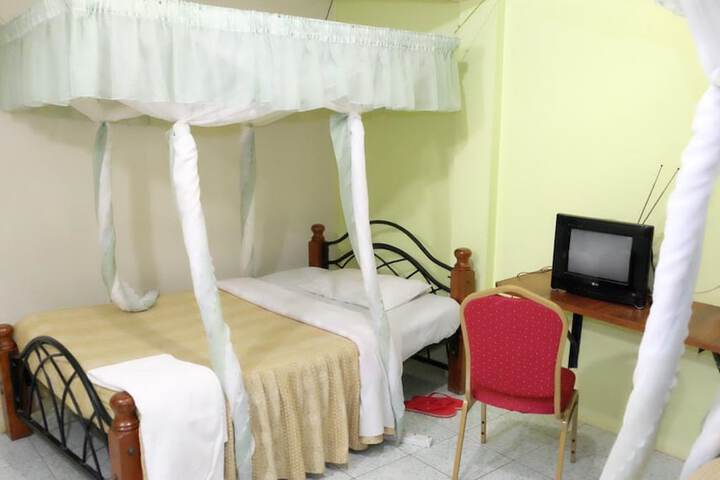 Room 10 of 31