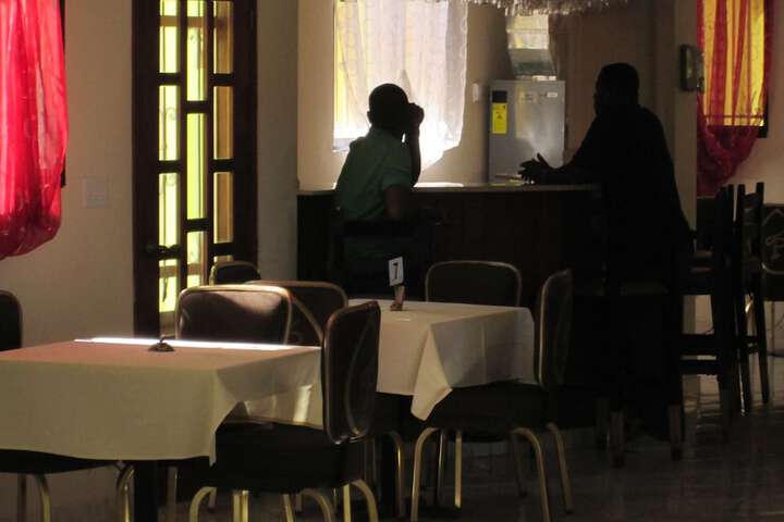 Dining 19 of 36