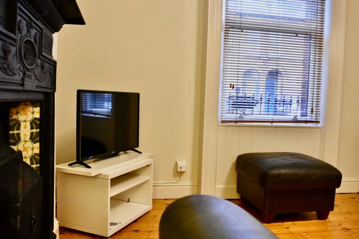 Room 2 of 16