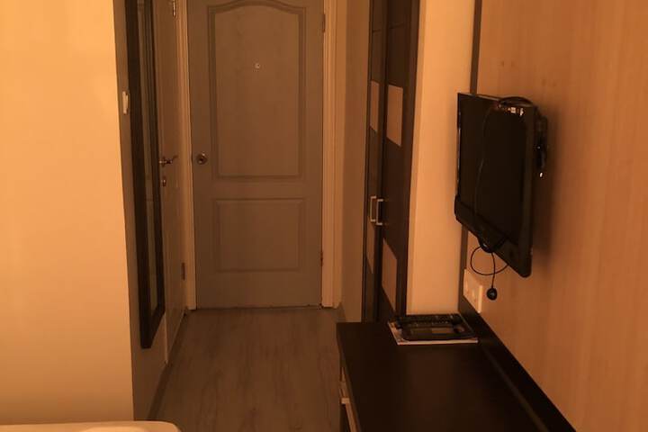 Room 16 of 30