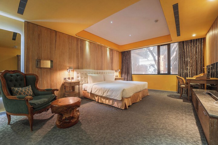 Room 37 of 59