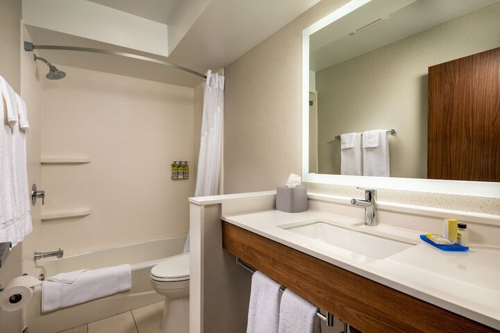 Room 35 of 60