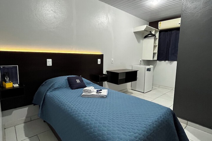 Room 8 of 24