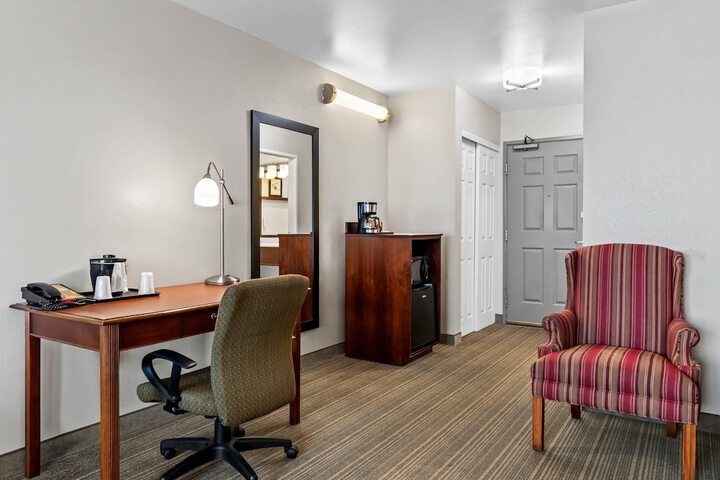 Room 40 of 83