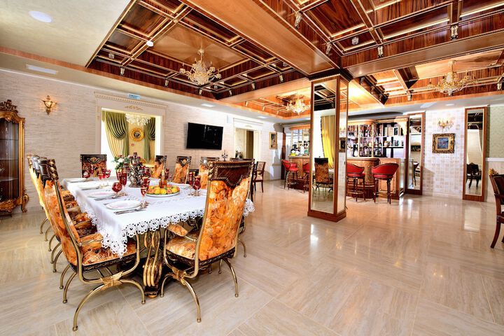 Dining 94 of 144
