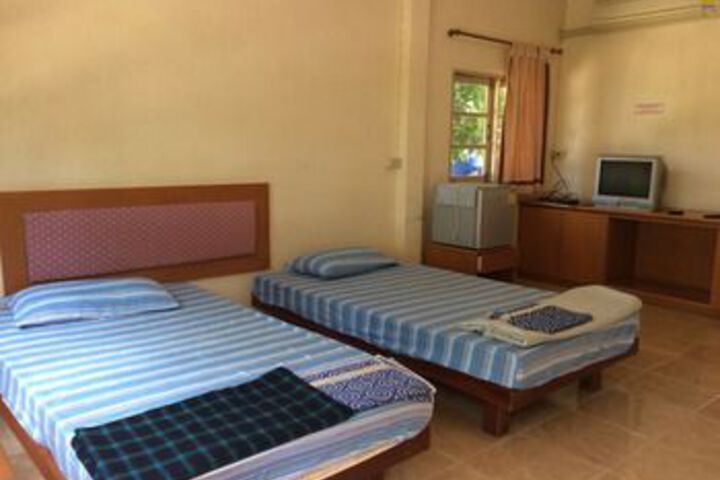 Room 13 of 22