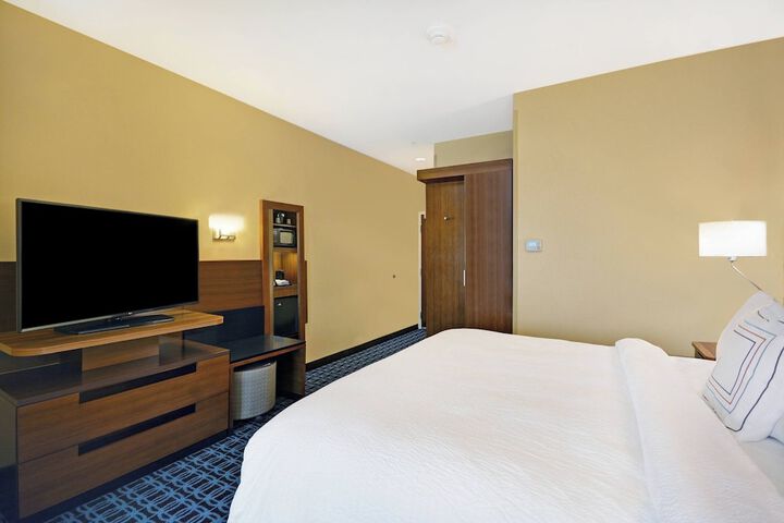 Room 8 of 37