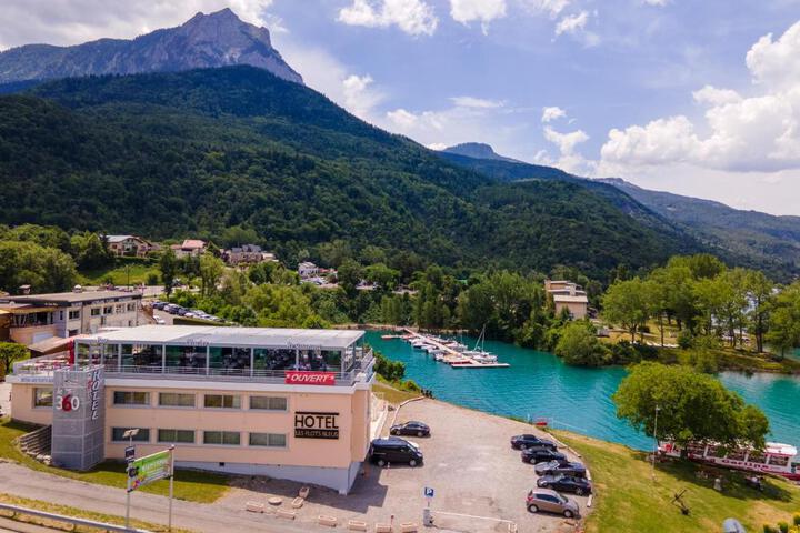 Hôtel Les Flots Bleus