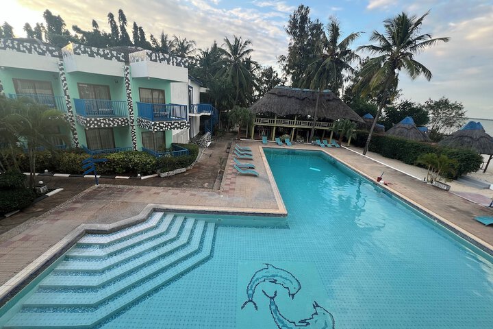 Pool 12 of 24